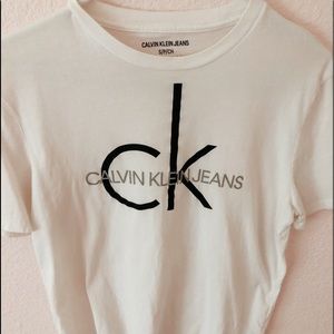 CALVIN KLEIN basic white tee-never worn